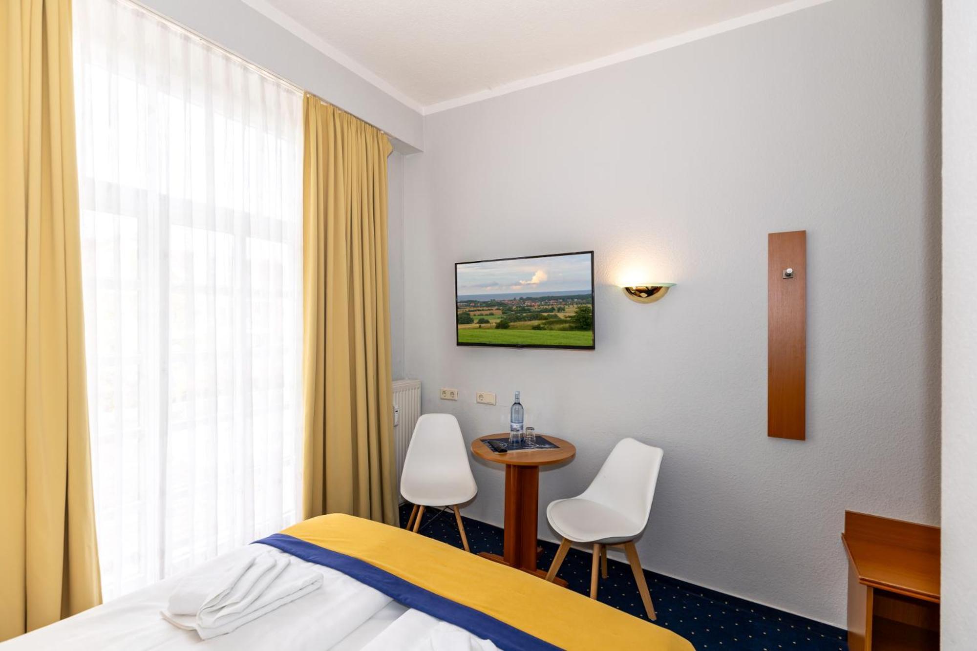 Hotel Zur Traube Ostseebad Kühlungsborn Buitenkant foto