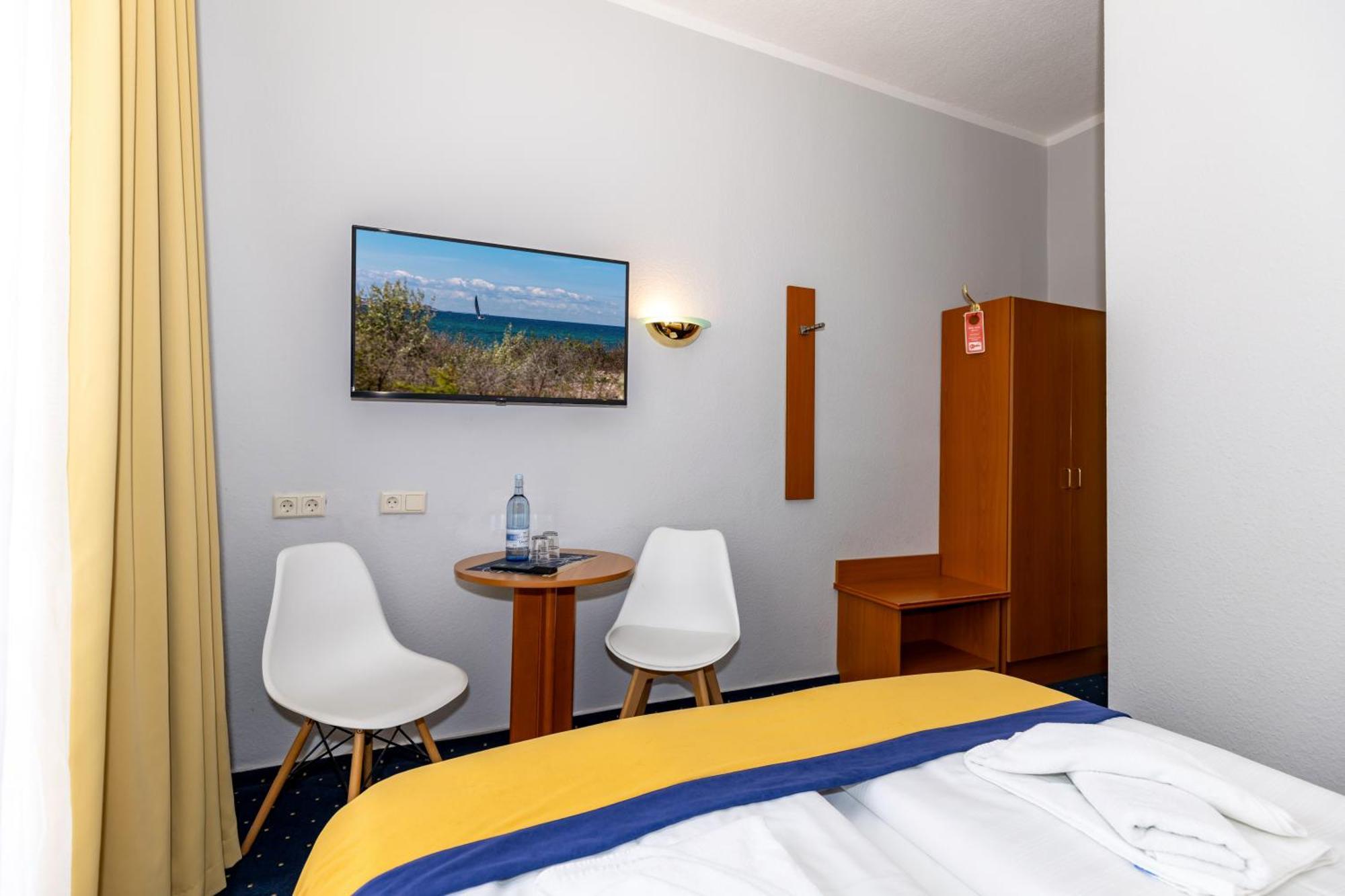Hotel Zur Traube Ostseebad Kühlungsborn Buitenkant foto